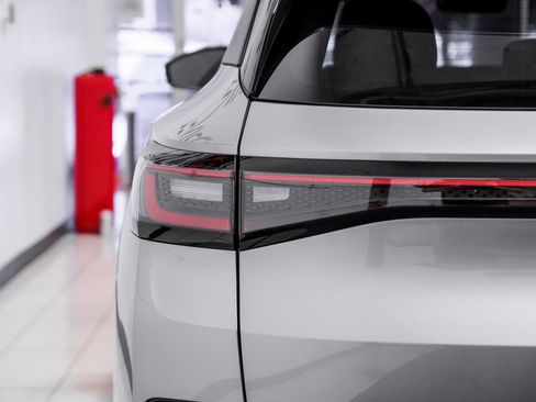 Used 2023 Volkswagen ID.4 Pro image 49