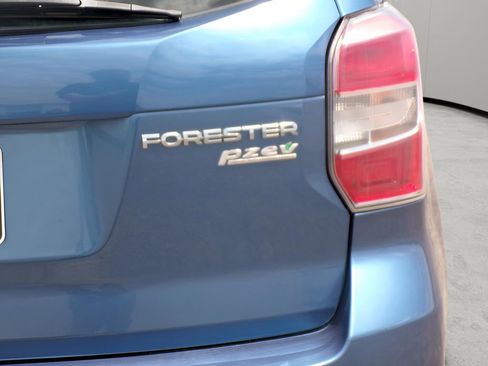Used 2016 Subaru Forester 2.5i AWD/4WD image 32