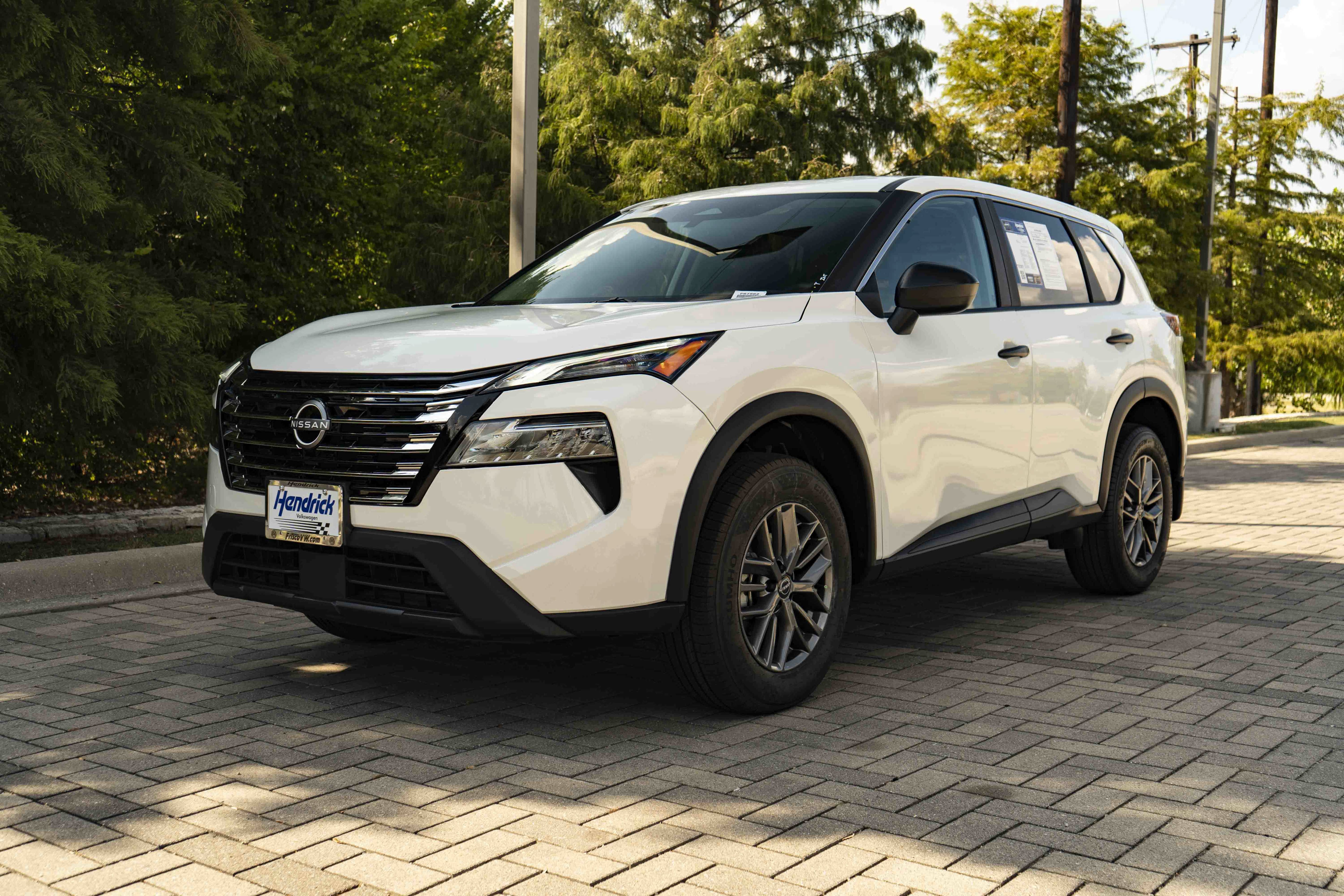 Used 2025 Nissan Rogue S FWD image 6