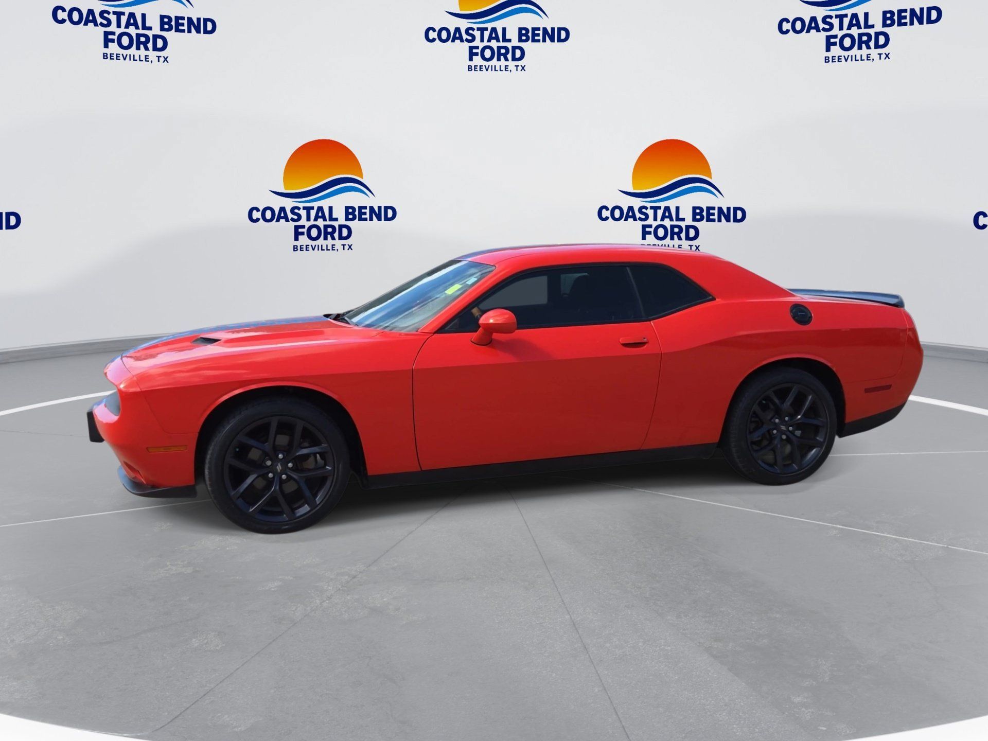 Used 2021 Dodge Challenger SXT w/ Blacktop Package RWD image 4