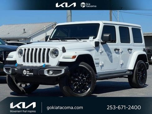 Used 2022 Jeep Wrangler Unlimited Sahara w/ Cold Weather Group AWD/4WD image 1