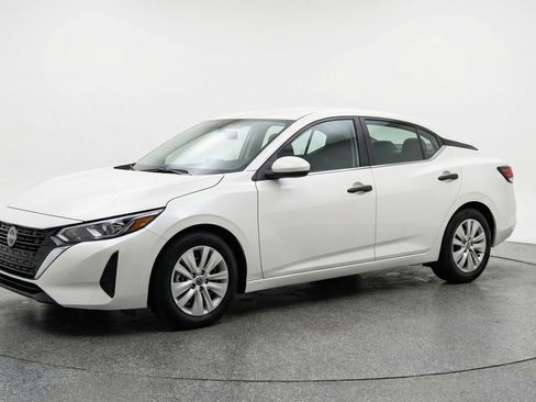 Used 2025 Nissan Sentra S image 2