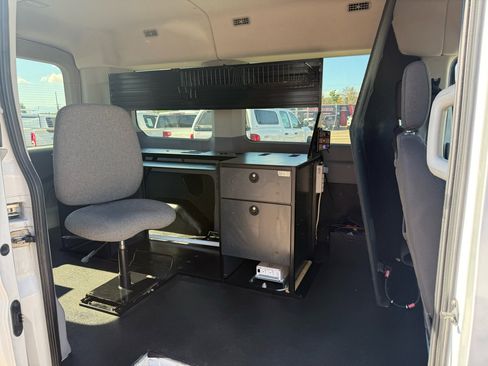 Used 2017 Ford Transit 150 XLT image 28