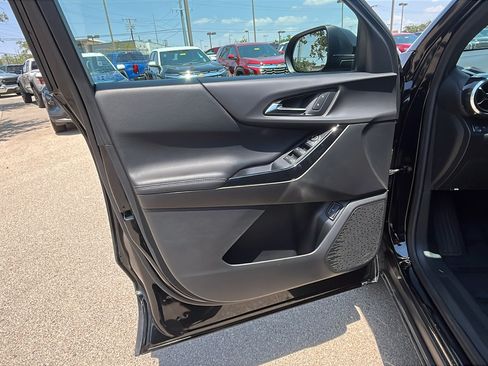Used 2025 Chevrolet Equinox LT w/ Convenience Package II FWD image 8