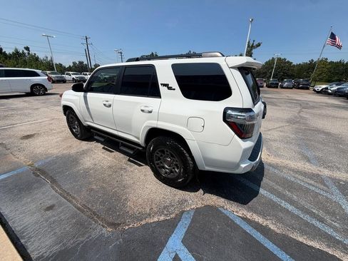 Used 2020 Toyota 4Runner TRD Off-Road Premium w/ TRD Performance Package AWD/4WD image 4