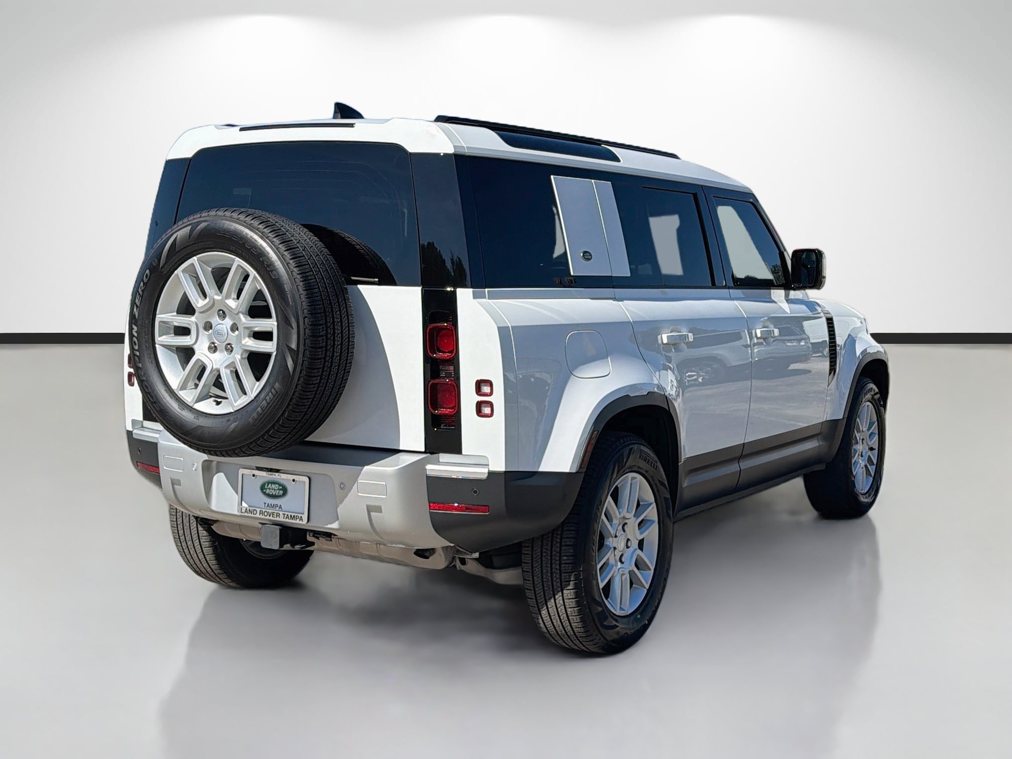Used 2024 Land Rover Defender 110 S AWD/4WD image 5