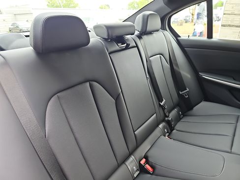 New 2026 BMW 330i Sedan w/ M Sport Package image 12