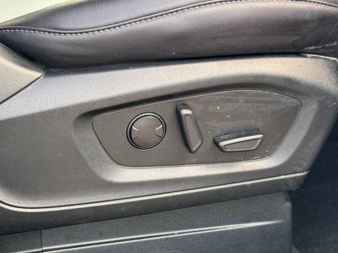 Used 2023 Ford Explorer XLT w/ Equipment Group 202A AWD/4WD image 14