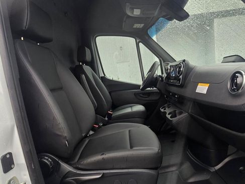 New 2025 Mercedes-Benz eSprinter 170 Cargo image 23
