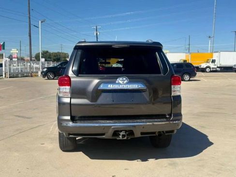 Used 2011 Toyota 4Runner Limited image 5