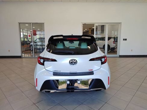 Used 2025 Toyota Corolla XSE FWD image 4