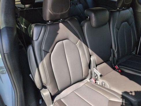 New 2026 Chrysler Pacifica Select image 27