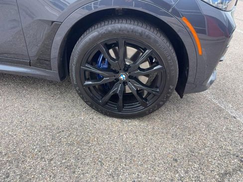 Used 2022 BMW X7 M50i w/ Luxury Seating Package image 8