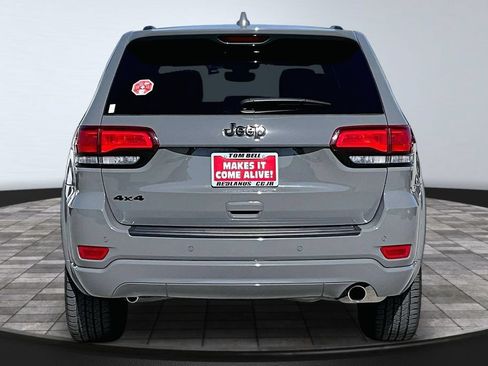 Certified 2022 Jeep Grand Cherokee Laredo X AWD/4WD image 23