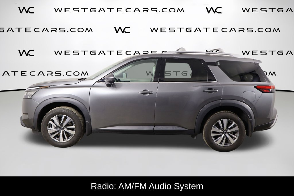 Used 2024 Nissan Pathfinder SL w/ Black Appearance Package FWD image 5
