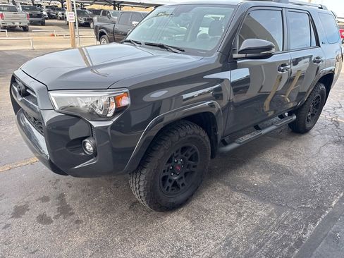 Used 2024 Toyota 4Runner SR5 Premium image 2