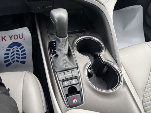 Used 2024 Toyota Camry SE image 21