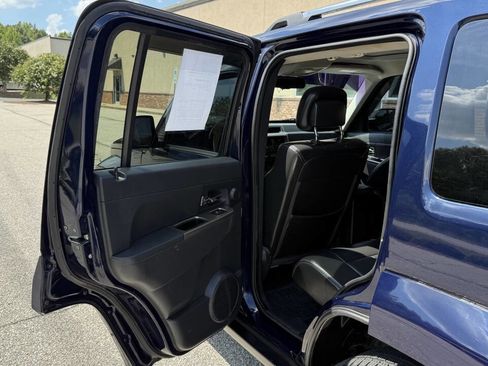 Used 2012 Jeep Liberty Limited Jet image 14