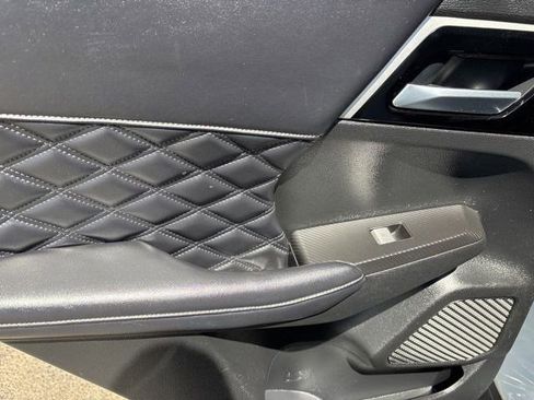 Used 2023 Mitsubishi Outlander SEL AWD/4WD image 32