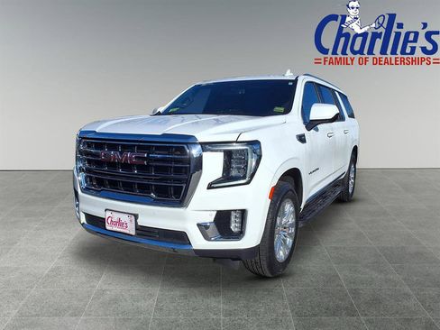 Used 2022 GMC Yukon XL SLT image 1