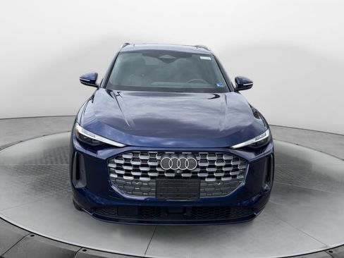 Used 2025 Audi Q5 Premium Plus w/ Premium Plus AWD/4WD image 2