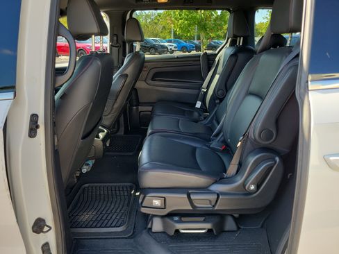 Used 2023 Honda Odyssey Sport image 13