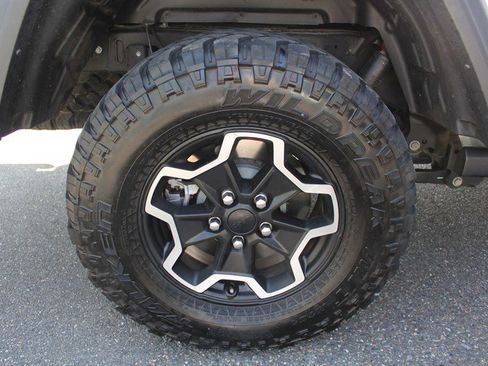 Used 2023 Jeep Gladiator Rubicon w/ Trailer Tow Package AWD/4WD image 29