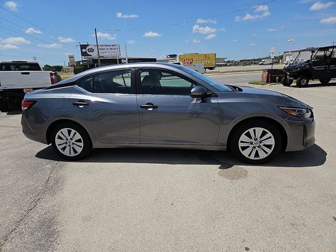 Used 2024 Nissan Sentra S FWD image 9