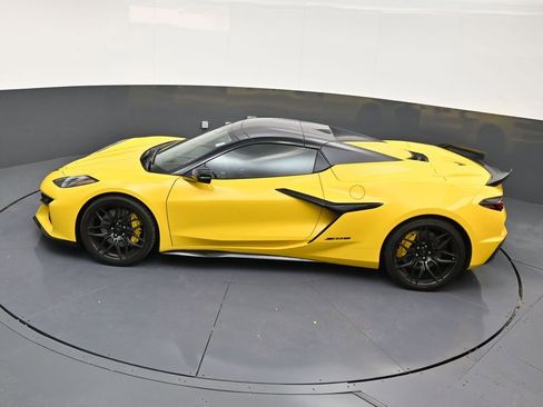 Used 2026 Chevrolet Corvette Z06 RWD image 13