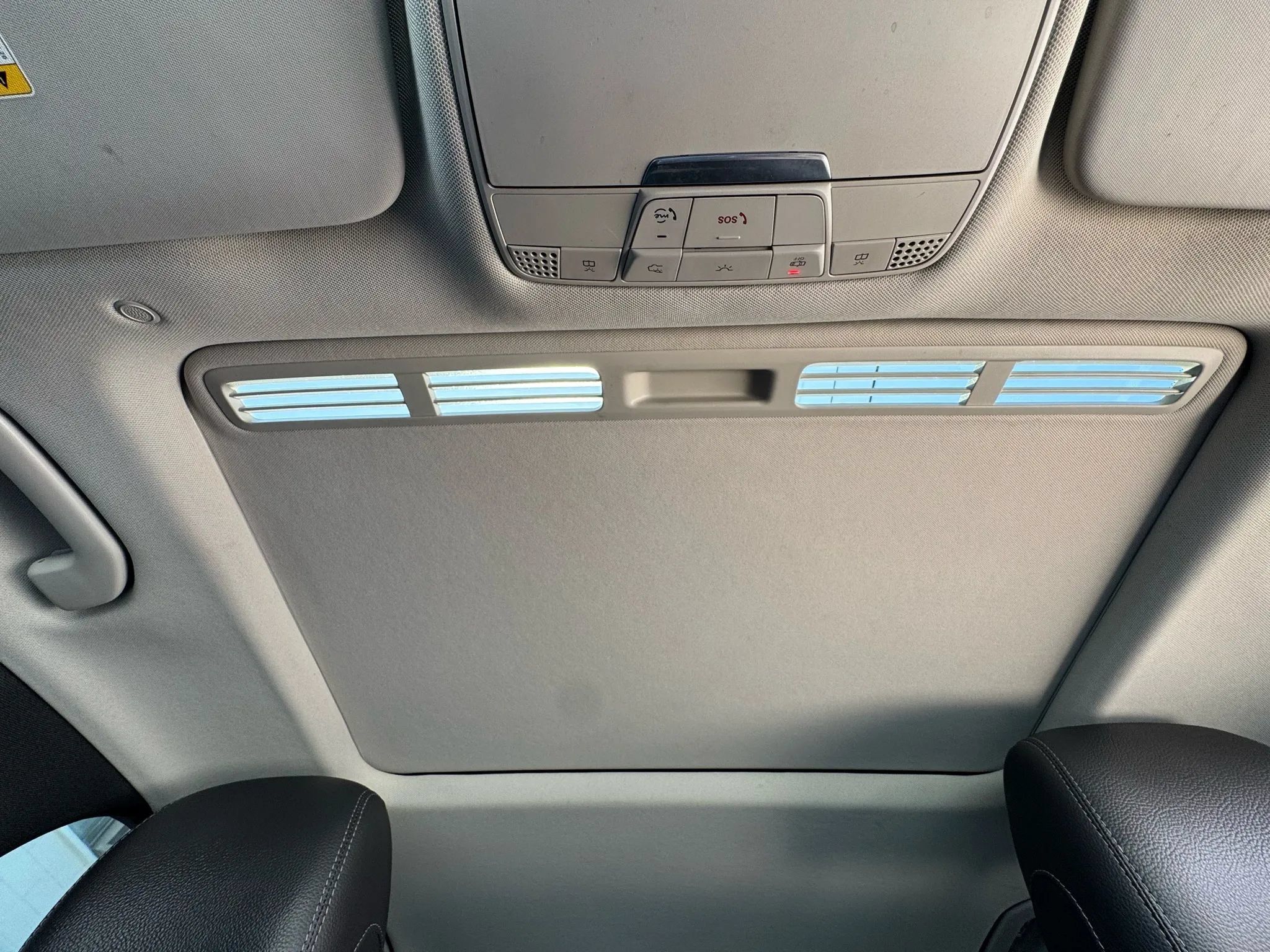 Used 2019 Mercedes-Benz C 300 Sedan w/ Premium Package image 22