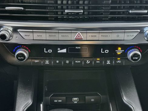 Used 2022 Kia Telluride LX AWD/4WD image 18
