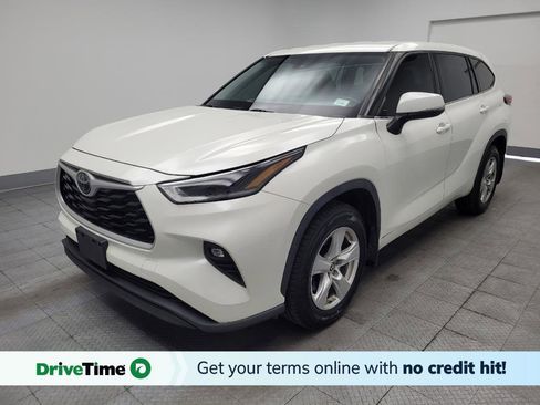 Used 2021 Toyota Highlander LE AWD/4WD image 1