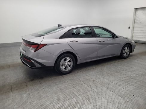 Used 2025 Hyundai Elantra SE image 10