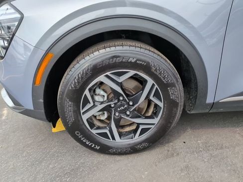 Used 2025 Kia Sportage LX image 17