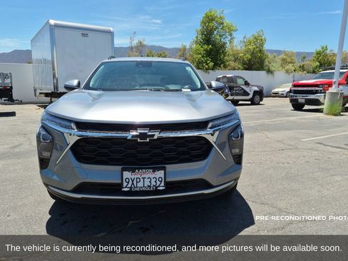 Used 2026 Chevrolet Trax LT w/ Driver Confidence Package FWD image 2
