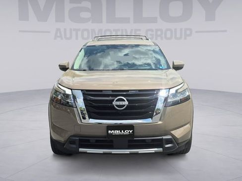 Used 2024 Nissan Pathfinder Platinum AWD/4WD image 8