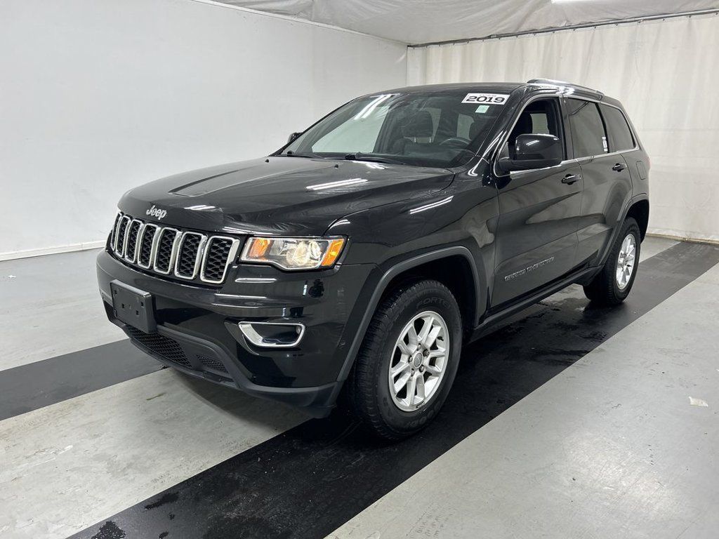 Used 2019 Jeep Grand Cherokee Laredo AWD/4WD image 5