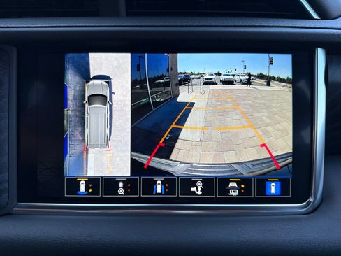 Used 2022 GMC Yukon Denali AWD/4WD image 15