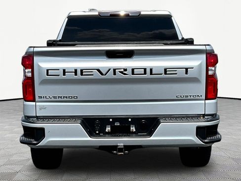 Used 2020 Chevrolet Silverado 1500 Custom w/ Custom Value Package AWD/4WD image 5