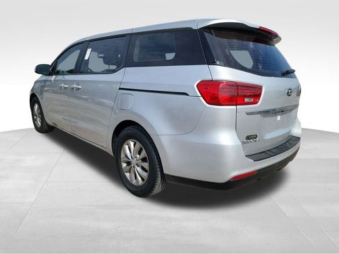 Used 2019 Kia Sedona L image 6