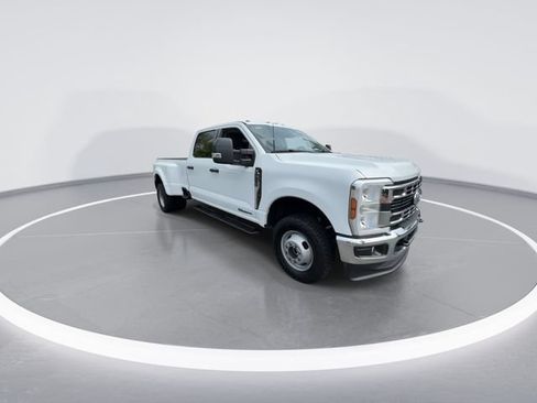 Used 2026 Ford F350 XLT AWD/4WD image 2