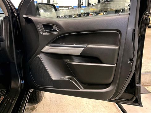 Used 2021 Chevrolet Colorado LT w/ LT Convenience Package image 12