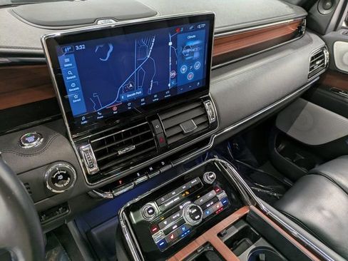 Used 2022 Lincoln Navigator Reserve image 10