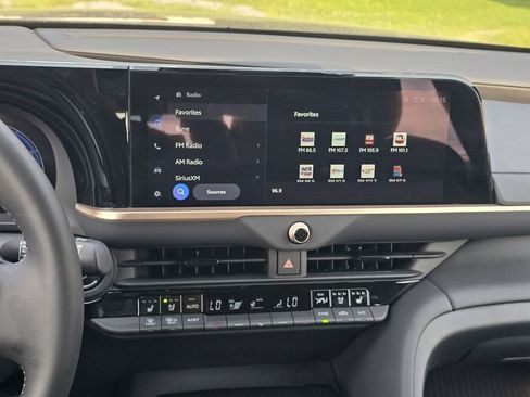 Used 2025 Toyota Crown Signia w/ Advanced Technology Package AWD/4WD image 16