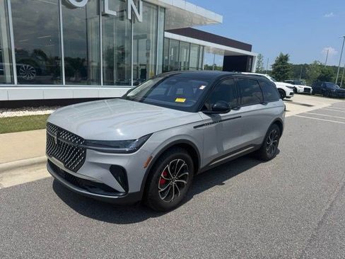 Used 2026 Lincoln Nautilus Premier w/ Equipment Group 102A AWD/4WD image 2