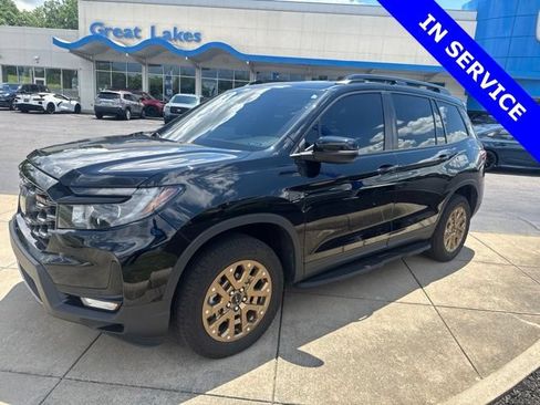 Used 2023 Honda Passport TrailSport image 3