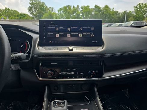 Used 2024 Nissan Rogue Platinum w/ Platinum Premium Package FWD image 25