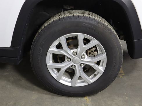 Used 2023 Jeep Grand Cherokee Limited AWD/4WD image 50