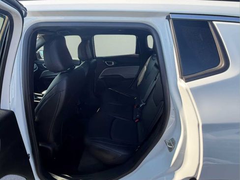 Used 2023 Jeep Compass Latitude AWD/4WD image 37