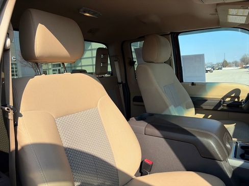 Used 2016 Ford F250 XLT w/ XLT Interior Package image 16